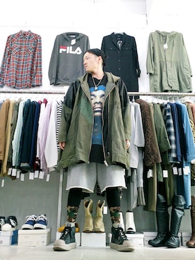 「OFF-WHITE」｜「アイテム（モッズコート）」を使った、アールさん（メンズ・172cm）の秋コーディネート