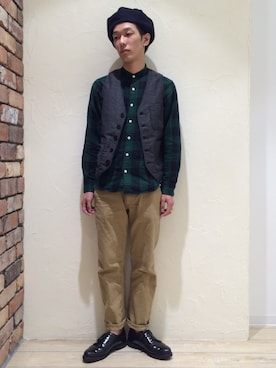 「Pherrow's（フェローズ）のアイテム（ベスト）」を使った、河内聡志さん（メンズ・169cm）の秋コーディネート