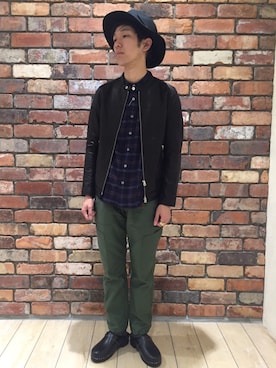 「ノーカラーシャツ」｜「アイテム（ライダースジャケット）」を使った、河内聡志さん（メンズ・169cm）の冬コーディネート