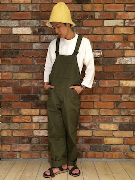 「orSlow（オアスロウ）のアイテム（オールインワン・サロペット）」を使った、河内聡志さん（メンズ・169cm）の春コーディネート