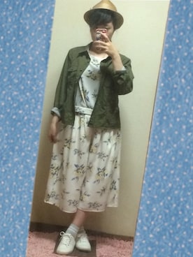 「MAJESTIC LEGON（マジェスティックレゴン）のワークシャツ①（シャツ/ブラウス、グリーン系）」を使った、SanaSanaさん（レディース・152cm）の春コーディネート