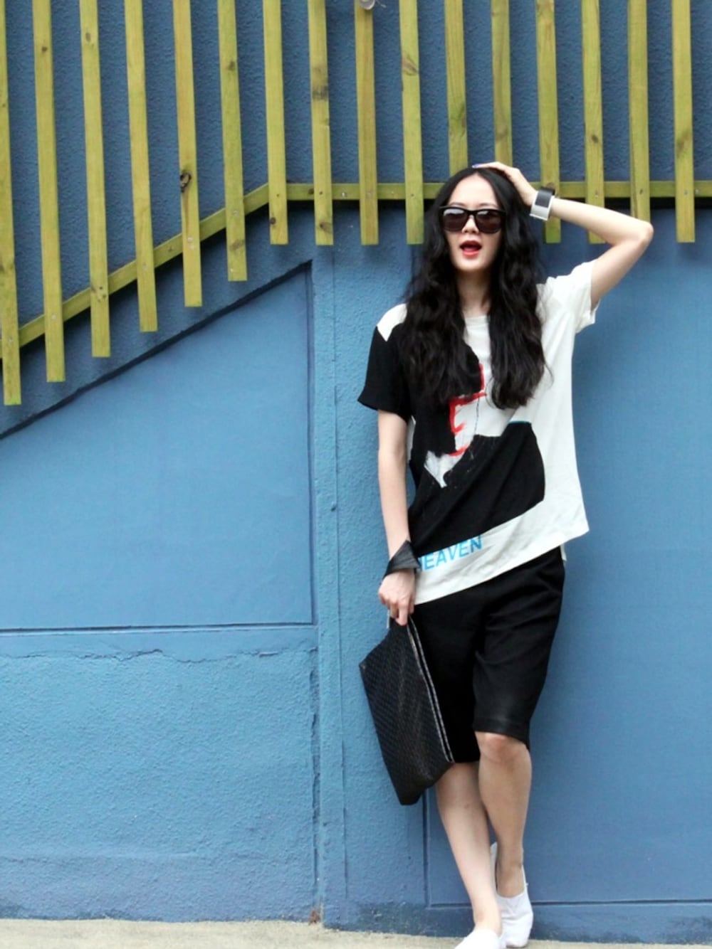 「데일리룩、ALLSAINTS　、streetfashion、FOREVER21、mannish、fashionblogger」｜「ALLSAINTSのアイテム（シャツ/ブラウス、ホワイト系）」を使った、패션.스타일블로거미스가비옷장さん（レディース・178cm）の夏コーディネートの1枚目の写真