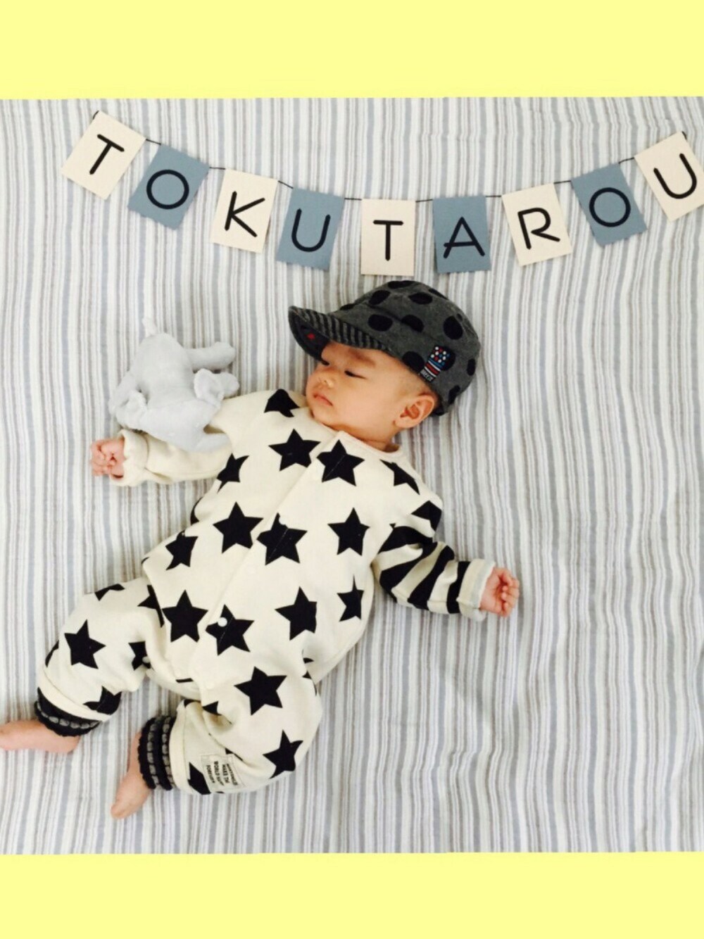 「60cm、赤ちゃん、ベビー、おとこのこ、０歳、ベビーコーデ、モノトーンコーデ、キャップ、男の子、西松屋」｜「西松屋のアイテム（ロンパース、ホワイト系）」を使った、eric2215さん（キッズ・60cm）の秋コーディネートの1枚目の写真