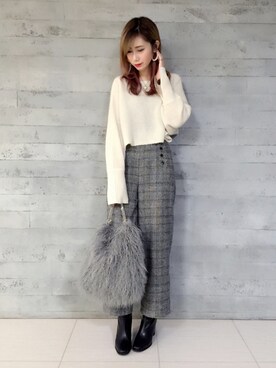 「HARE（ハレ）のアクリルＢＩＧフープピアス（HARE）（ピアス（両耳用））」を使った、ERIKA (BABYLONE)さん（レディース・165cm）の秋コーディネート