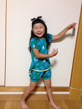 「アイテム（ヘアアクセサリー）」を使った、ユミッチョスさん（キッズ・120cm）の夏コーディネート