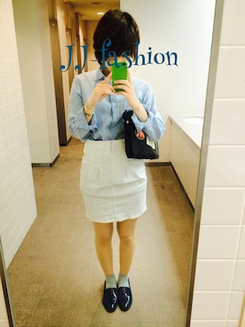 「UNIQLO（ユニクロ）のプレミアムリネンシャツ（長袖）Light blue
（シャツ/ブラウス、ブルー系）」を使った、るるきこさん（レディース・159cm）の夏コーディネート