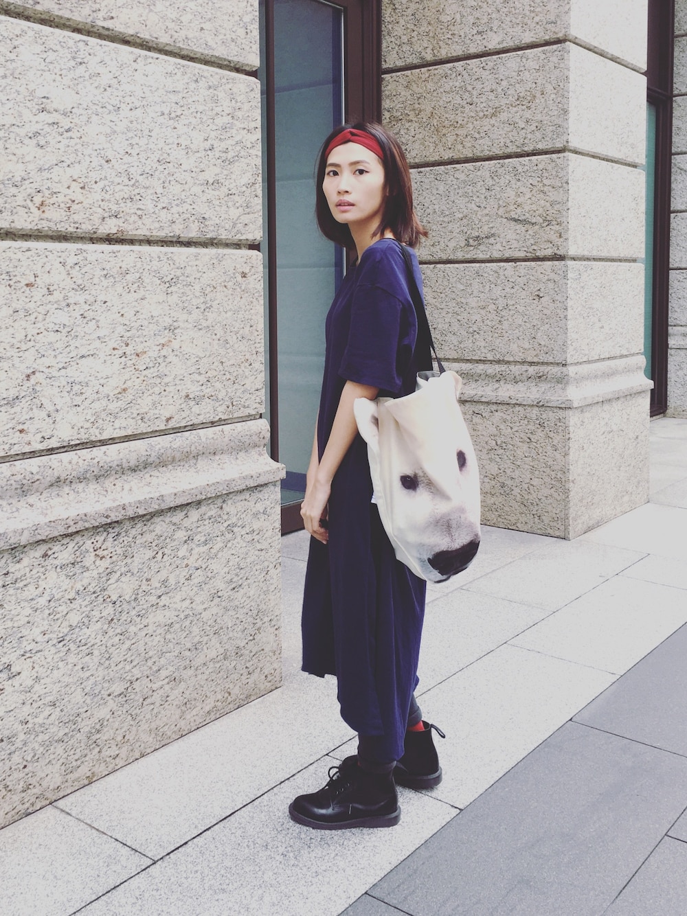 「休日スタイル、ootd、lookbook、onepiece、連休最終日、blue、Dr.Martens」｜「MEIER.Qのアイテム（ワンピース/ドレス、ブルー系）」を使った、陳泛亭さん（レディース・158cm）の春コーディネートの1枚目の写真