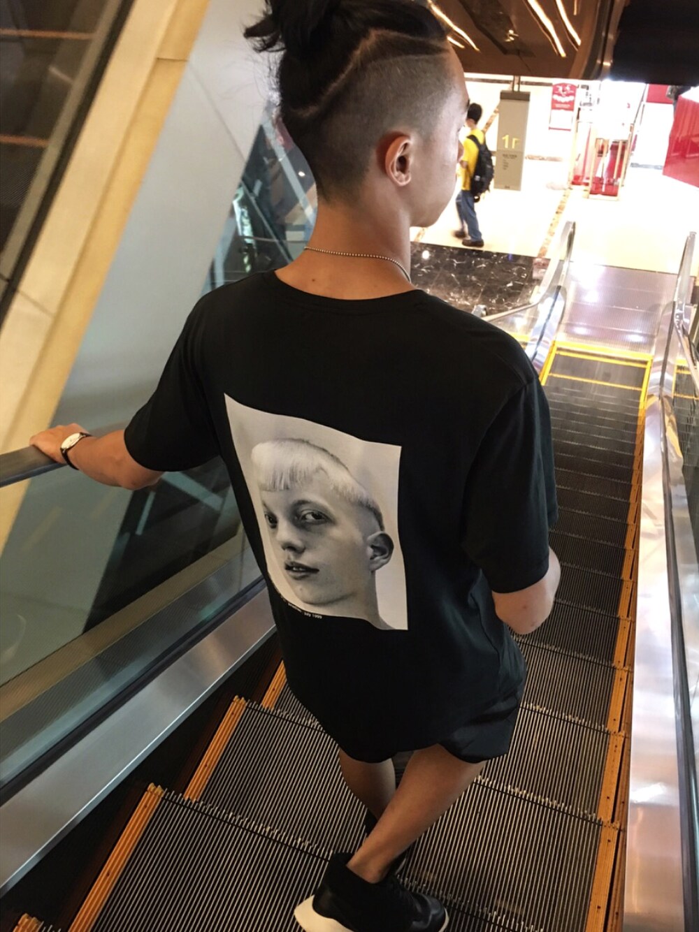 「CHROME HEARTSのアイテム（その他、シルバー系）」を使った、魏毓谷さん（メンズ・175cm）の秋コーディネートの1枚目の写真