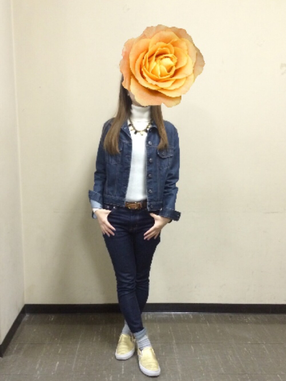 「GAPのアイテム（デニムジャケット、ブルー系）」を使った、honaminminさん（レディース・157cm）の冬コーディネートの1枚目の写真