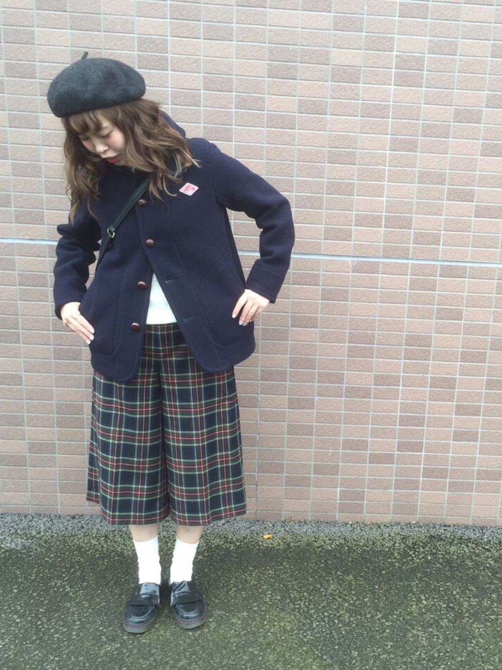 「Danton、ガウチョパンツ、チェックパンツ、ベレー帽、あけましておめでとうございます！、2016年もよろしくおねがいします、新年一発目」｜「DANTONの＜15秋冬＞【DANTON(ダントン)】ウールモッサ　シングルジャケット（その他アウター、ブルー系）」を使った、ぶちさん（レディース・155cm）の冬コーディネートの1枚目の写真
