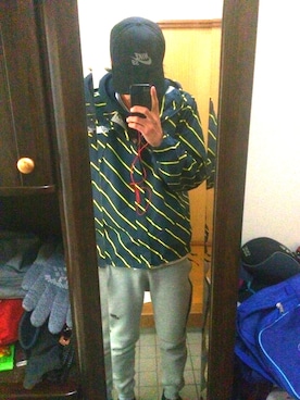 「アイテム（マウンテンパーカー、ブルー系）」を使った、Kさん（メンズ・175cm）の冬コーディネート