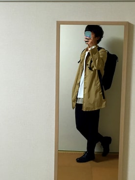 「黒リュック」｜「アイテム（ステンカラーコート）」を使った、いっちーさん（メンズ・175cm）の秋コーディネート