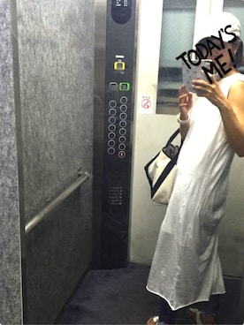 「Ungrid（アングリッド）のインディゴフレイドヘムストスリ（デニムパンツ）」を使った、SWKさん（レディース・164cm）の夏コーディネート