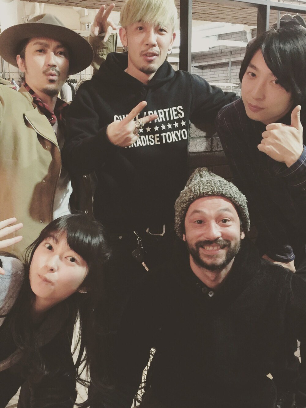 nonnativeのノーカラージャケットを使った人気ファッション