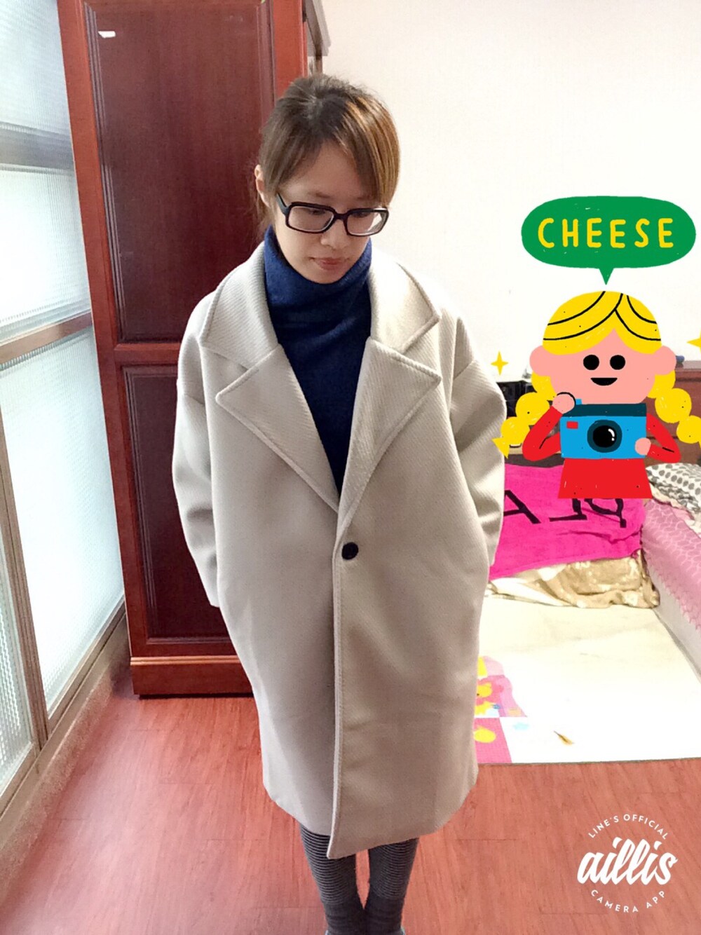 「QUEEN SHOPのアイテム（ジャケット/アウター、ベージュ系）」を使った、黃小慧さん（レディース・160cm）の冬コーディネートの1枚目の写真