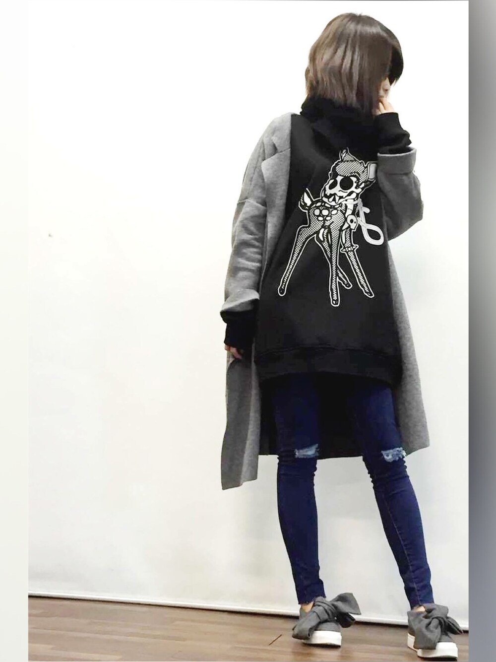 「休日スタイル、春、WEARBOOKエントリー、fashion、Bambi、stylelazy、黑色、hoodie、STYLE」｜「ioのアイテム（パーカー、ブラック系）」を使った、Da_Yeungさん（レディース・160cm）の冬コーディネートの1枚目の写真