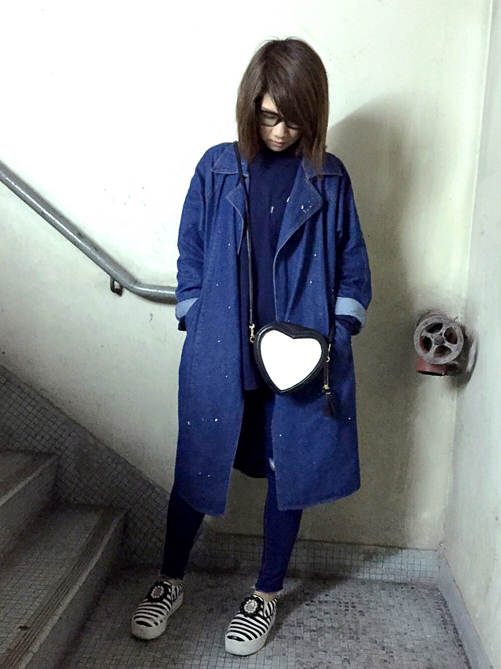 「シンプル、ootd、STYLE、outfit、Hong Kong、BAG、stylelazy、stylish」｜「STYLELAZYのアイテム（ボディバッグ/ウエストポーチ、ブラック系）」を使った、Da_Yeungさん（レディース・160cm）の春コーディネートの1枚目の写真