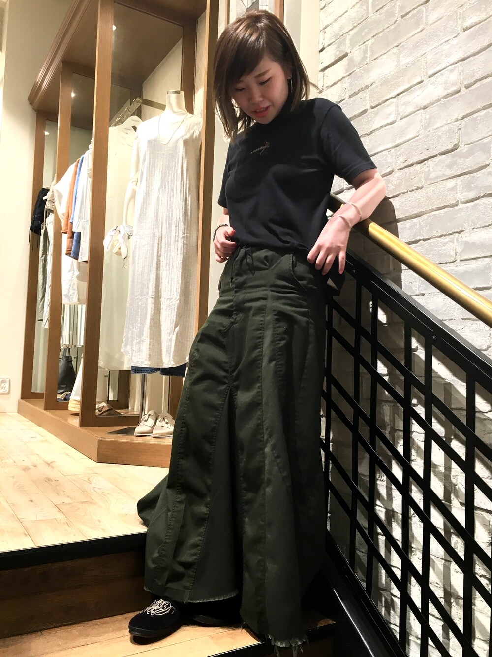 「シンプル、Tシャツ、メイドインヘブン、Cry.、NEEDLES、ciaopanic、ciaopanic広島、スリッパ」｜「CRY.のアイテム（Tシャツ/カットソー、ブラック系）」を使った、カメワリアオイさん（レディース・161cm）の夏コーディネートの1枚目の写真