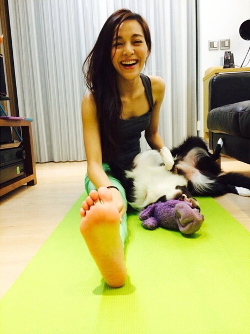 「kenjiziyi、stretching、GAP、sporty、sport」｜「GAPのアイテム（ベスト、グレー系）」を使った、kenjiziyiさん（レディース・165cm）の夏コーディネートの1枚目の写真