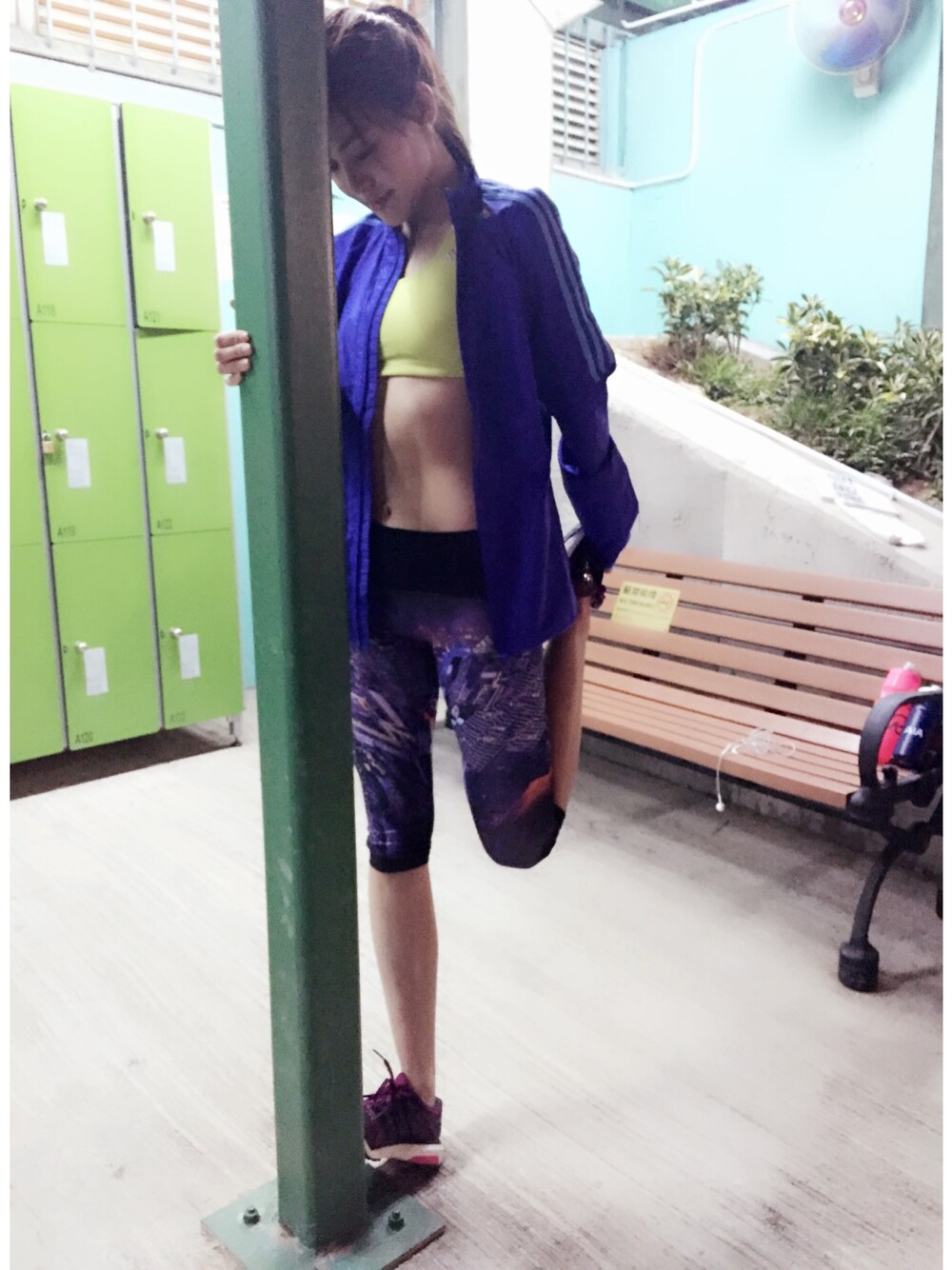 「kenjiziyi、my girls、adidas、adidashk、starzpeople、sportswear、sporty、sport style」｜「adidasのアイテム（チューブトップ、イエロー系）」を使った、kenjiziyiさん（レディース・168cm）の春コーディネートの1枚目の写真