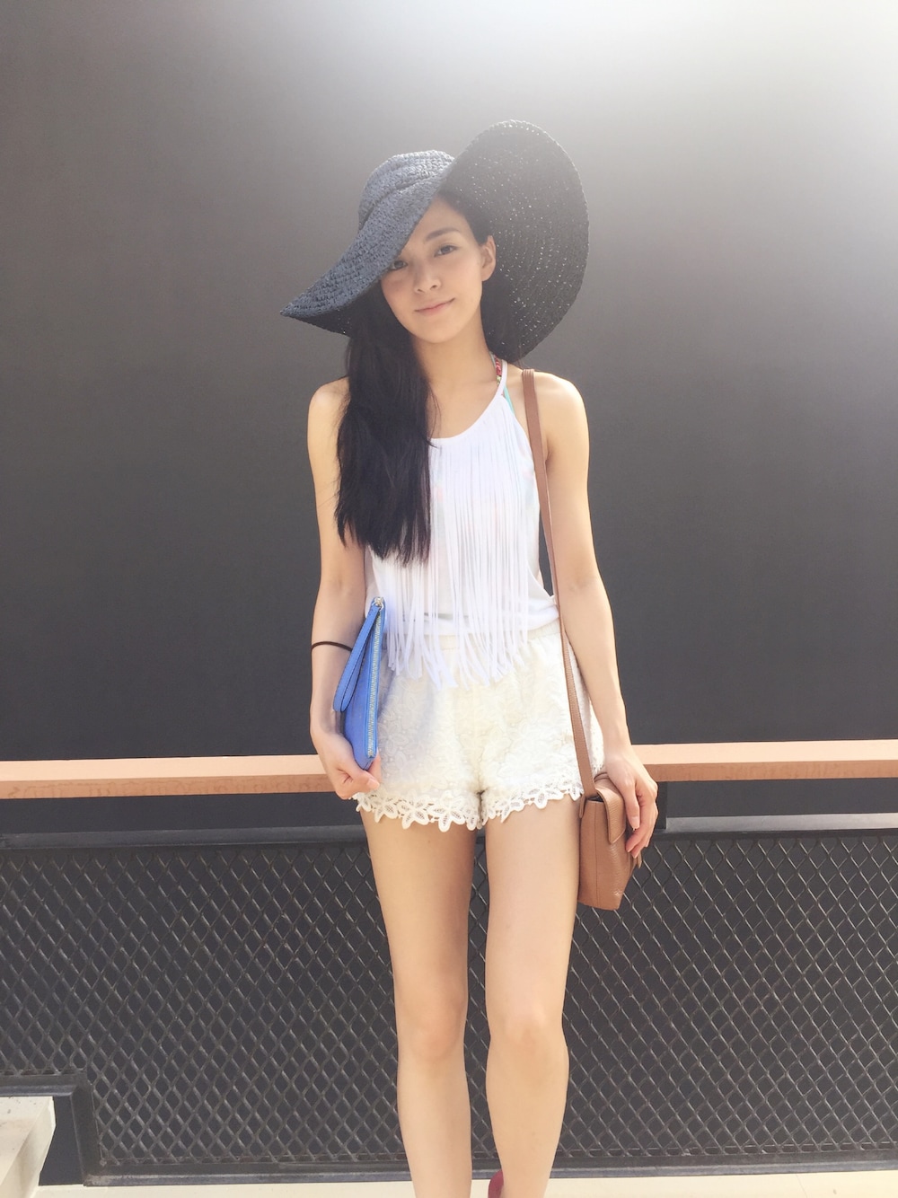 「hkgirl、starzpeople、kenjiziyi、hkmodel、ZARA、white、sheep」｜「ZARAのアイテム（タンクトップ、ホワイト系）」を使った、kenjiziyiさん（レディース・168cm）の春コーディネートの1枚目の写真