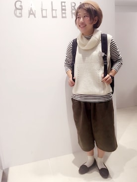 「SEVENDAYS=SUNDAY（セブンデイズサンデイ）のアイテム（ベスト）」を使った、三宅 紗也加さん（レディース・156cm）の秋コーディネート