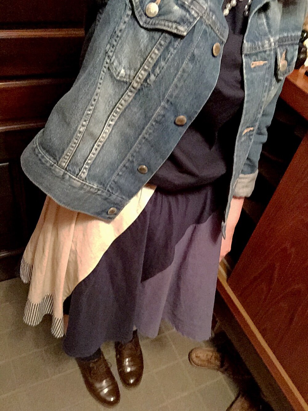 「Gジャン、スカート、ブルー」｜「LOWRYS FARMのGジャン　560031（デニムジャケット、ブルー系）」を使った、natsumiさん（レディース・158cm）の秋コーディネートの1枚目の写真