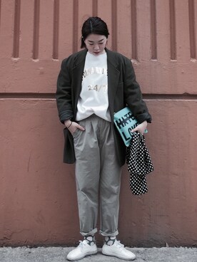 「khaki」｜「アイテム（スウェット）」を使った、DORIDORINOLITERさん（レディース・160cm）の春コーディネート