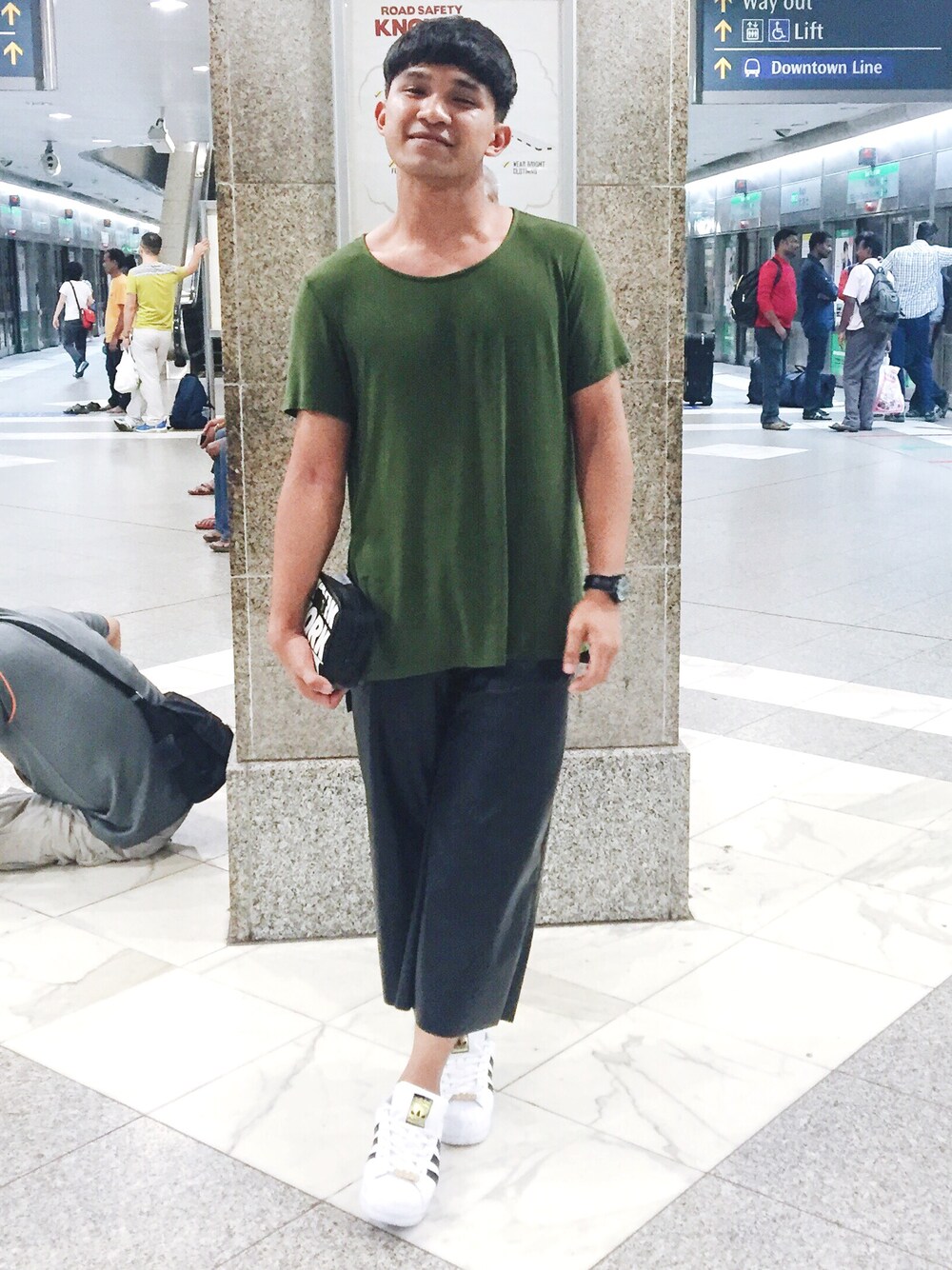 「ZaloraxWear、zalorasg、Singapore、lookbook、adidas originals、MONKI、MARC BY MARC JACOBS、kenneth cole、PARTY」｜「ZALORAのアイテム（Tシャツ/カットソー、グリーン系）」を使った、Fauzi Jafferiさん（メンズ・168cm）の春コーディネートの1枚目の写真