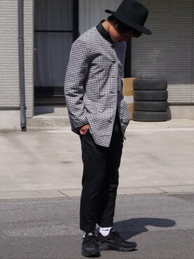 「NIKE（ナイキ）のエアハラチ（スニーカー、ブラック系）」を使った、高山拓巳さん（メンズ・170cm）の春コーディネート