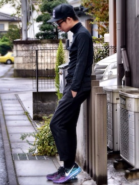 「NIKE（ナイキ）のアイテム（スニーカー、ブラック系）」を使った、高山拓巳さん（メンズ・170cm）の秋コーディネート