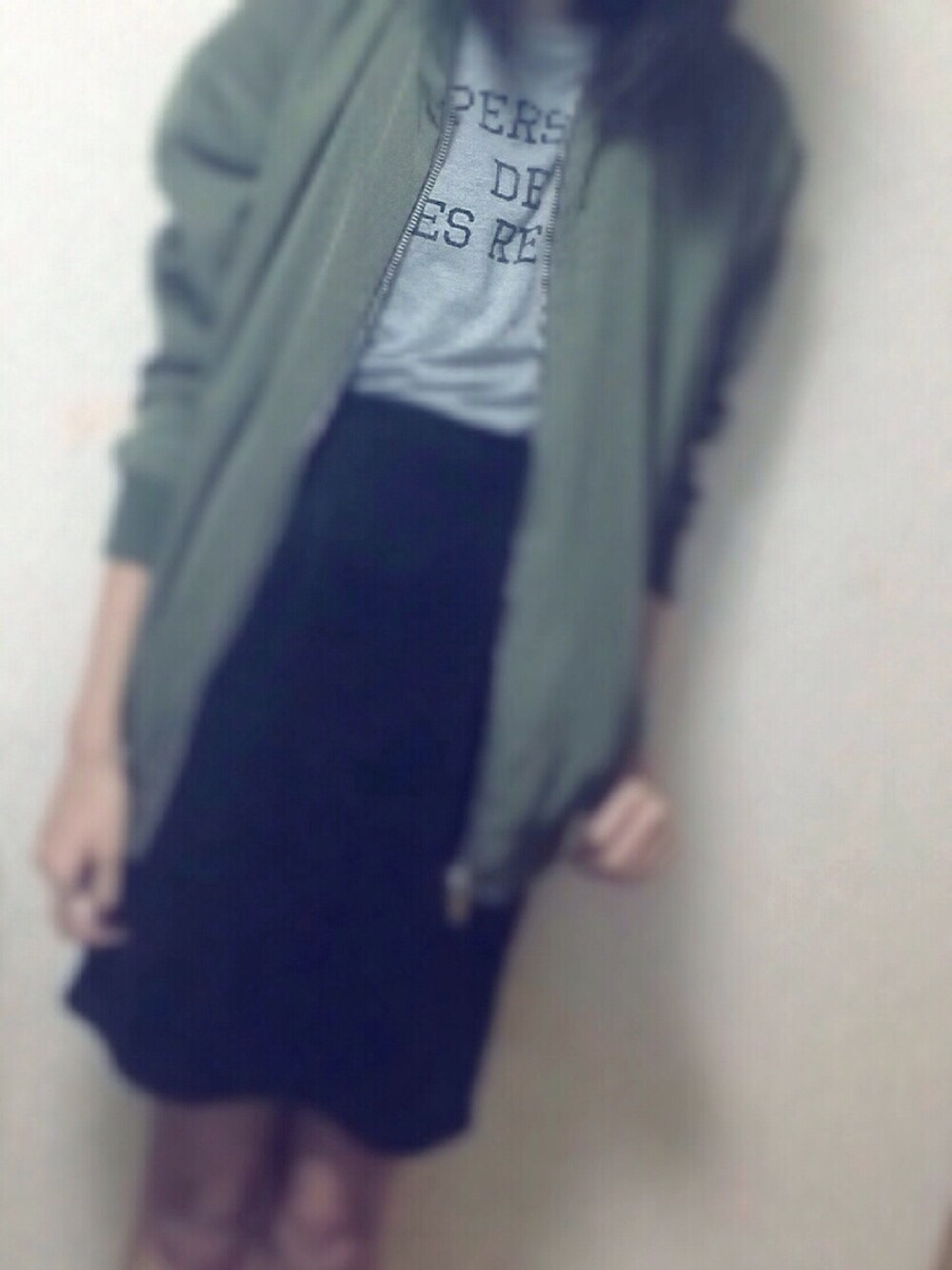 「ブルゾン」｜「E hyphen world galleryのアイテム（Tシャツ/カットソー、グレー系）」を使った、reimariさん（レディース・173cm）の秋コーディネートの1枚目の写真