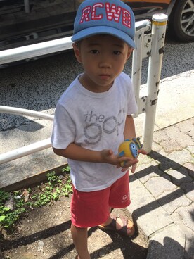 「RCWB KIDS（アールシーダブリュービーキッズ）のアイテム（キャップ）」を使った、toki_610さん（キッズ・110cm）の夏コーディネート