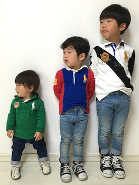 「アイテム（ポロシャツ、ホワイト系）」を使った、tⅲ♥︎brothersさん（キッズ・110cm）の春コーディネート