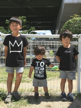 tⅲ♥︎brothersさんの「ロゴ7分袖Tシャツ」を使ったコーディネート