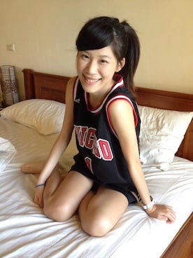 「アイテム（ジャージ）」を使った、Jane Chenさん（レディース・170cm・20代）の秋コーディネート