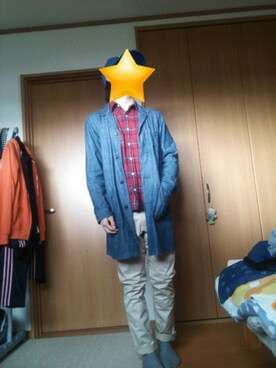 「インディゴデニム」｜「アイテム（トレンチコート）」を使った、ニワンゴさん（メンズ・170cm）の春コーディネート