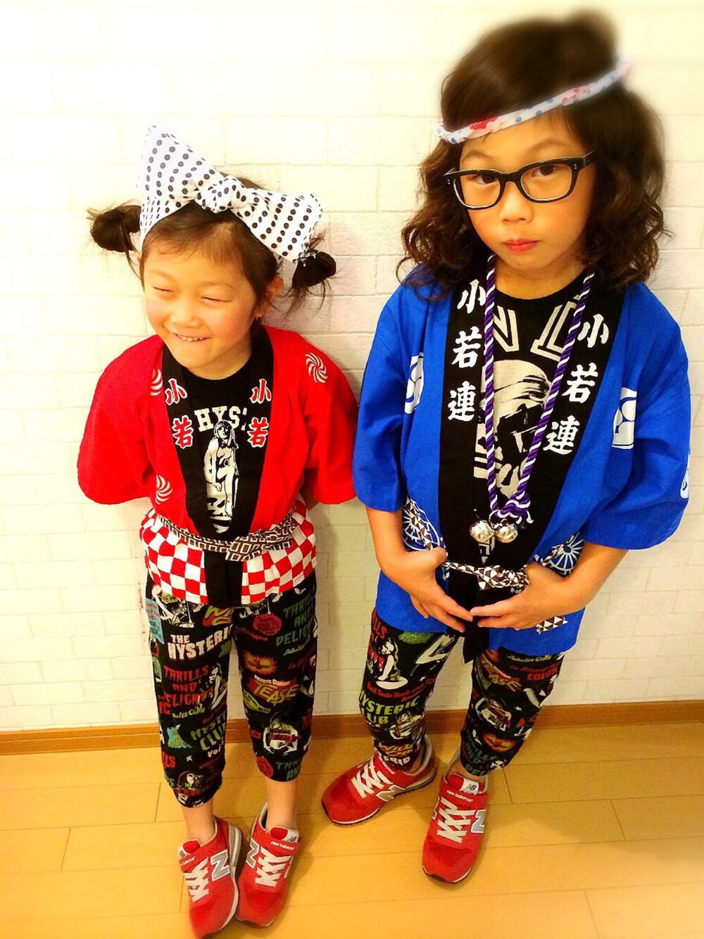 ブラック系のTシャツ/カットソー、ブラック系のTシャツ/カットソー、その他のその他パンツを着用したキッズの秋コーディネートの1枚目の写真