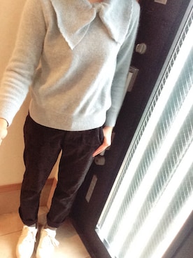 「ペイズリー柄パンツ」｜「アイテム（スニーカー）」を使った、mofmoさん（レディース・160cm）の冬コーディネート