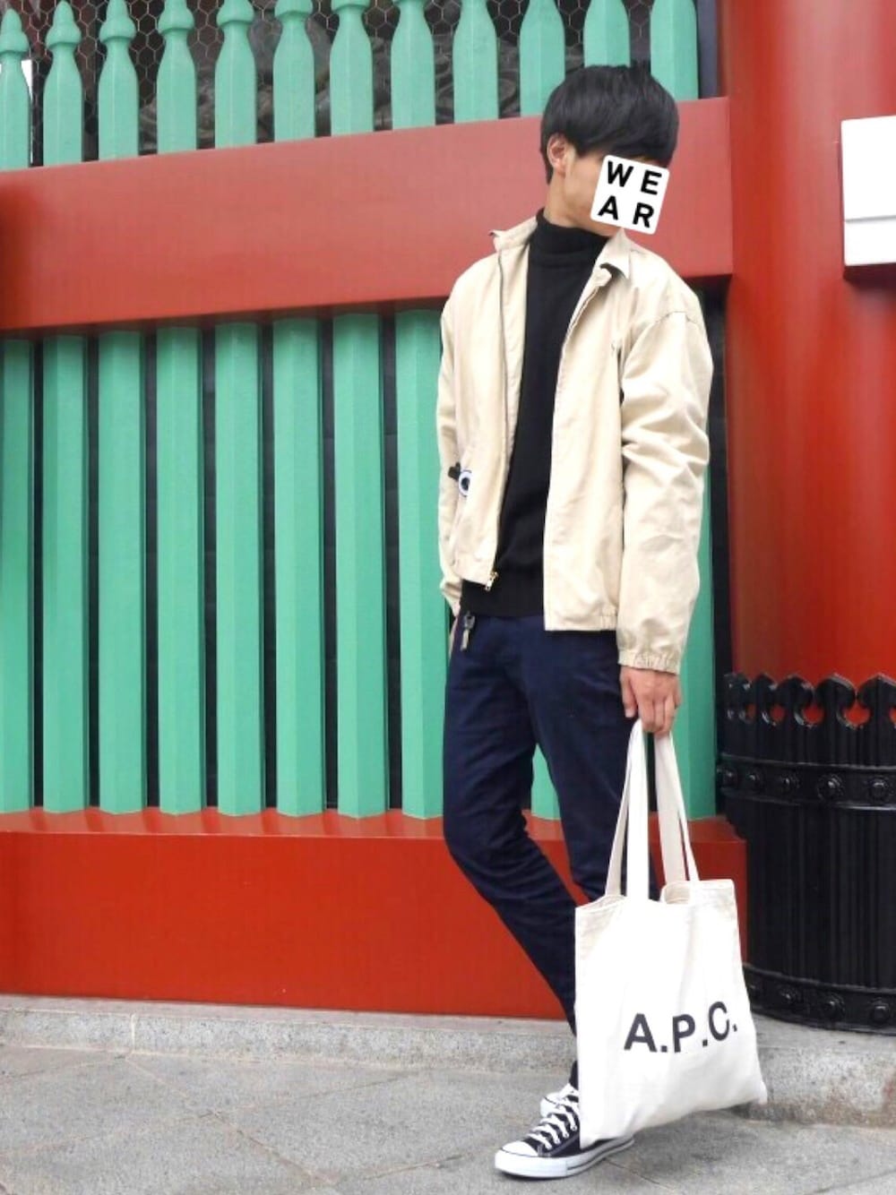 「ベージュアウター、古着、トートバッグ、Polo Ralph Lauren、RAGEBLUE、タートルネック、タートルネックニット」｜「RAGEBLUEの【超ロングセラー】ストレッチスキニーパンツ/568067（その他パンツ、ブルー系）」を使った、おじま。さん（メンズ・178cm）の秋コーディネートの1枚目の写真