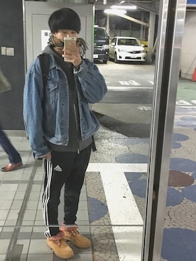 「バーバリー」｜「アイテム（デニムジャケット）」を使った、おじま。さん（メンズ・178cm）の秋コーディネート