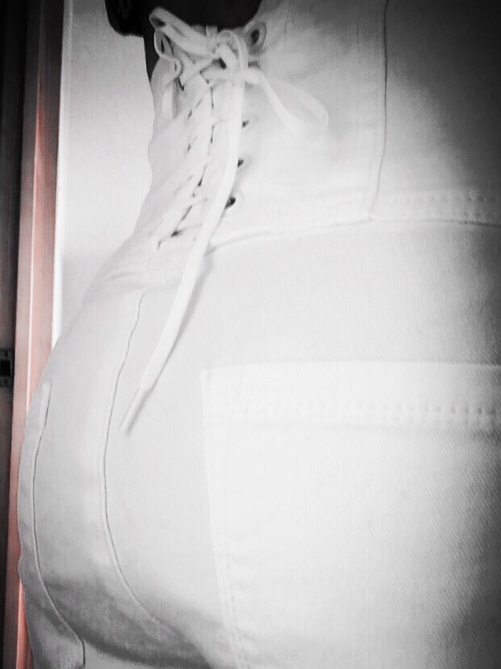 「EMODA、white、shortpants、backribbon、fashion、モノトーン、エモダ」｜「EMODAのアイテム（その他パンツ、ホワイト系）」を使った、HANオミさん（レディース・151cm）の夏コーディネートの1枚目の写真