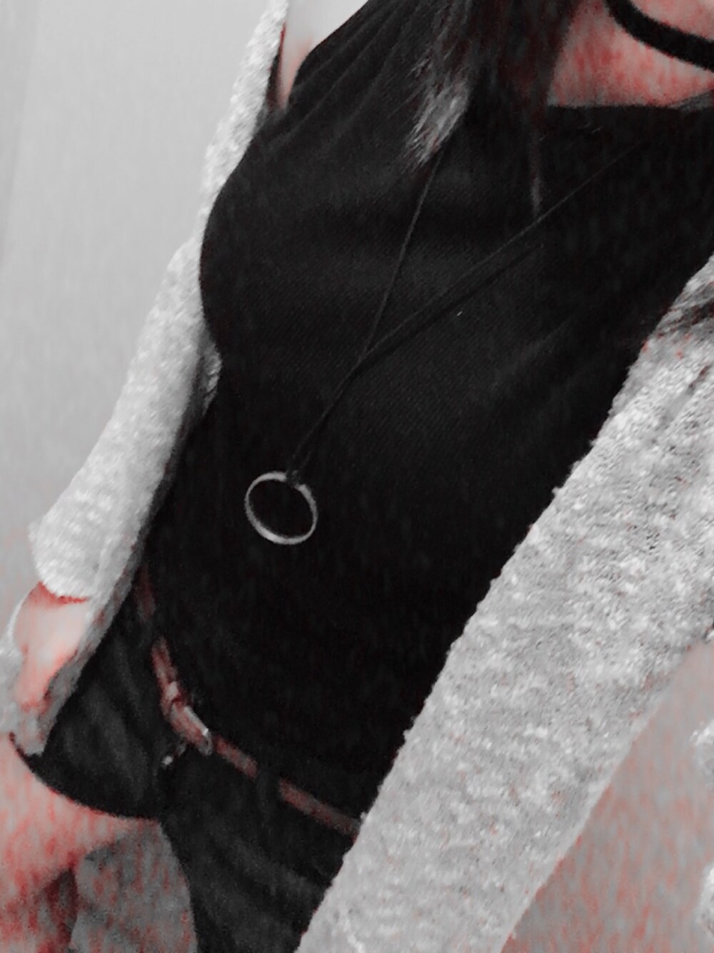 「outfit、秋コーディネート、black and white、モノトーンコーデ、トレンド、アイネクライネ、streetstyle、寒い、casual」｜「ANAPのアイテム（その他トップス、ブラック系）」を使った、HANオミさん（レディース・151cm）の秋コーディネートの1枚目の写真