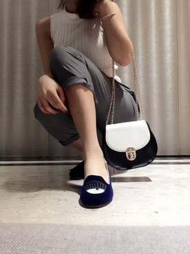 「Chiara Ferragni（キアラフェラーニ）のアイテム（シューズ）」を使った、Vicky Ytlさん（レディース・160cm）の秋コーディネート