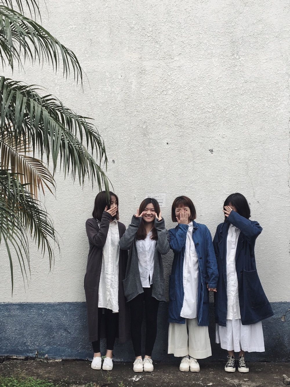 「winter」｜「無印良品のアイテム（ジャケット/アウター、グレー系）」を使った、Mさん（レディース・160cm）の秋コーディネートの1枚目の写真