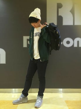 「アイテム（パーカー、グリーン系）」を使った、Right-on 店舗スタッフさん（メンズ・175cm）の春コーディネート