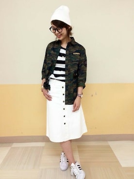 「LEE」｜Right-on 店舗スタッフさん（レディース・162cm）の春コーディネート