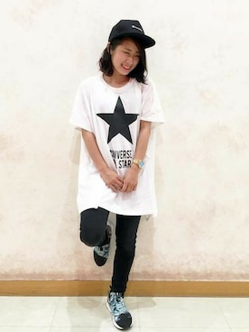 「CONVERSE（コンバース）のアイテム（Tシャツ/カットソー）」を使った、Right-on 店舗スタッフさん（レディース・160cm）の夏コーディネート