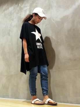 「CONVERSE（コンバース）のアイテム（Tシャツ/カットソー）」を使った、Right-on 店舗スタッフさん（レディース・160cm）の夏コーディネート