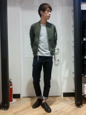 「Right-on（ライトオン）のアイテム（MA-1）」を使った、Right-on 店舗スタッフさん（メンズ・178cm）の秋コーディネート
